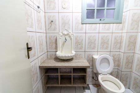 Casa à venda com 215m², 3 quartos e 2 vagas Casa à venda com 215m², 3 quartos e 2 vagasLavabo