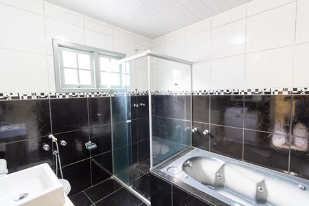 Casa à venda com 215m², 3 quartos e 2 vagas Casa à venda com 215m², 3 quartos e 2 vagasBanheiro da Suíte