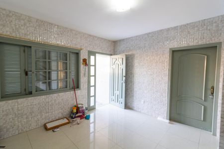 Casa à venda com 215m², 3 quartos e 2 vagas Casa à venda com 215m², 3 quartos e 2 vagasSala