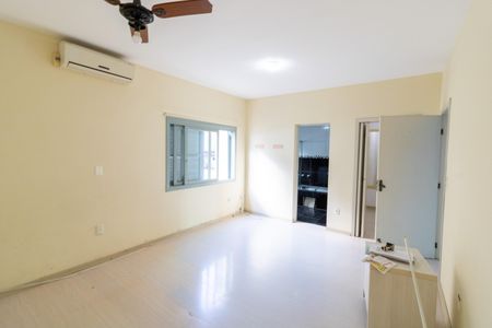 Casa à venda com 215m², 3 quartos e 2 vagas Casa à venda com 215m², 3 quartos e 2 vagasSuíte