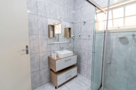 Casa à venda com 215m², 3 quartos e 2 vagas Casa à venda com 215m², 3 quartos e 2 vagasBanheiro