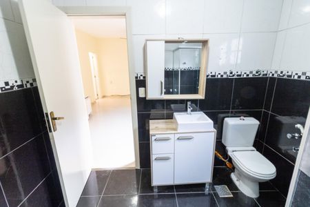 Casa à venda com 215m², 3 quartos e 2 vagas Casa à venda com 215m², 3 quartos e 2 vagasBanheiro da Suíte