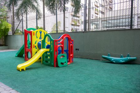 Apartamento à venda com 115m², 3 quartos e 2 vagasÁrea comum - Playground