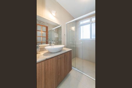 Apartamento à venda com 90m², 2 quartos e 2 vagasBanheiro da Suíte