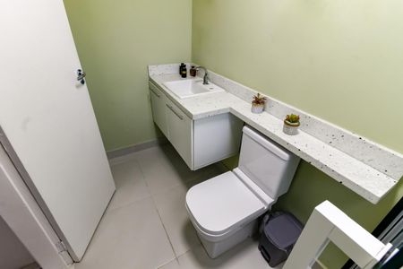 Casa à venda com 100m², 3 quartos e 2 vagas Casa à venda com 100m², 3 quartos e 2 vagasBanheiro da Suíte 1