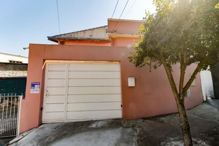 Casa à venda com 100m², 3 quartos e 2 vagas Casa à venda com 100m², 3 quartos e 2 vagasFachada