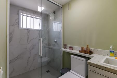 Casa à venda com 100m², 3 quartos e 2 vagas Casa à venda com 100m², 3 quartos e 2 vagasBanheiro da Suíte 2