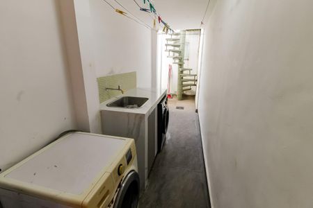 Casa à venda com 100m², 3 quartos e 2 vagas Casa à venda com 100m², 3 quartos e 2 vagasÁrea de Serviço