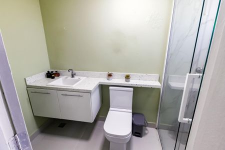 Casa à venda com 100m², 3 quartos e 2 vagas Casa à venda com 100m², 3 quartos e 2 vagasBanheiro da Suíte 1