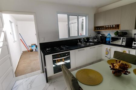 Casa à venda com 100m², 3 quartos e 2 vagas Casa à venda com 100m², 3 quartos e 2 vagasCozinha - Armários