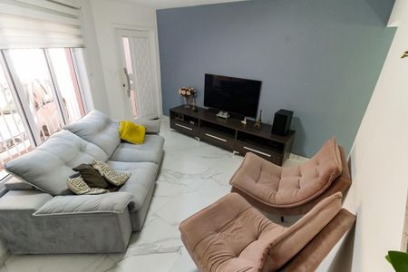 Casa à venda com 100m², 3 quartos e 2 vagas Casa à venda com 100m², 3 quartos e 2 vagasSala