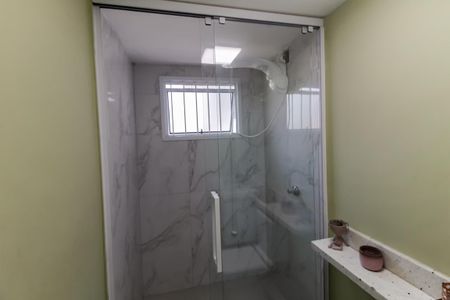 Casa à venda com 100m², 3 quartos e 2 vagas Casa à venda com 100m², 3 quartos e 2 vagasBanheiro da Suíte 2