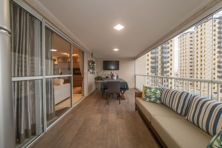 Apartamento para alugar com 137m², 3 quartos e 3 vagasVaranda