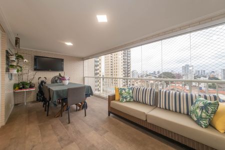 Apartamento para alugar com 137m², 3 quartos e 3 vagasVaranda