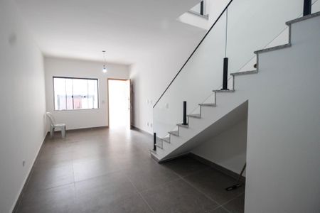 Casa à venda com 114m², 3 quartos e 2 vagasSala