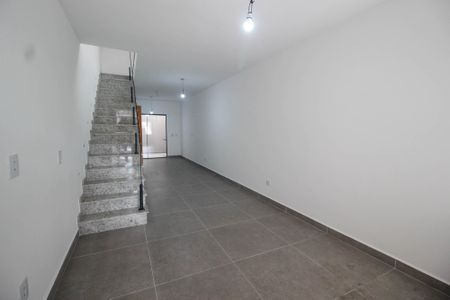 Casa à venda com 114m², 3 quartos e 2 vagasSala