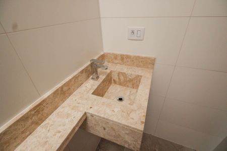 Casa à venda com 114m², 3 quartos e 2 vagasBanheiro da Suíte