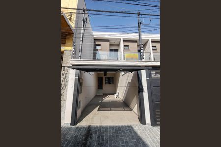 Casa à venda com 114m², 3 quartos e 2 vagasFachada