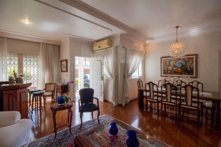 Casa à venda com 4 quartos, 250m² em Brooklin, São Paulo