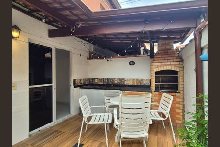 Casa de condomínio à venda com 85m², 3 quartos e 2 vagasÁrea externa