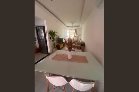 Sala de casa de condomínio à venda com 3 quartos, 85m² em Vargem Pequena, Rio de Janeiro