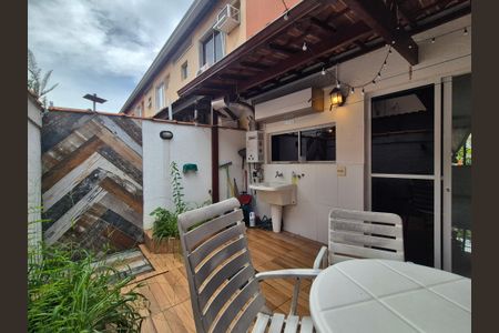 Casa de condomínio à venda com 85m², 3 quartos e 2 vagasÁrea externa