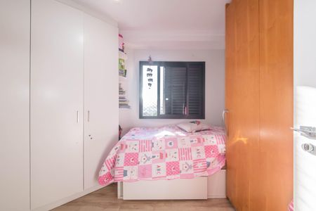 Apartamento à venda com 74m², 3 quartos e 2 vagasQuarto 2