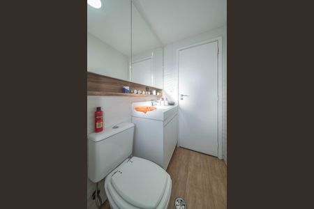 Apartamento à venda com 74m², 3 quartos e 2 vagasBanheiro da Suíte