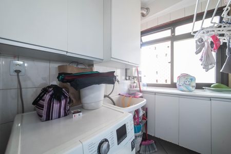 Apartamento à venda com 74m², 3 quartos e 2 vagasLavanderia