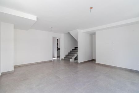 Sala de casa de condomínio à venda com 3 quartos, 276m² em Vila Madalena, São Paulo