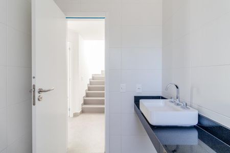 Casa de condomínio à venda com 276m², 3 quartos e 2 vagasBanheiro Social