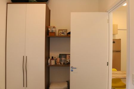 Apartamento à venda com 57m², 2 quartos e 1 vagaQuarto 2