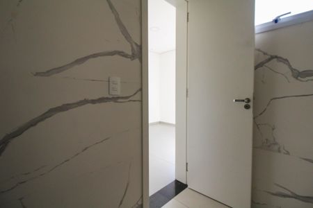 Casa à venda com 80m², 2 quartos e 2 vagas Casa à venda com 80m², 2 quartos e 2 vagasBanheiro da Suíte 2