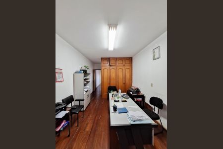 Casa à venda com 170m², 4 quartos e 2 vagasSuíte 2