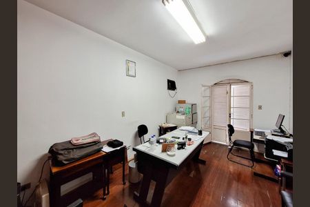 Casa à venda com 170m², 4 quartos e 2 vagasSuíte 2