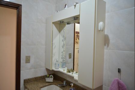 Casa à venda com 171m², 3 quartos e 2 vagasLavabo