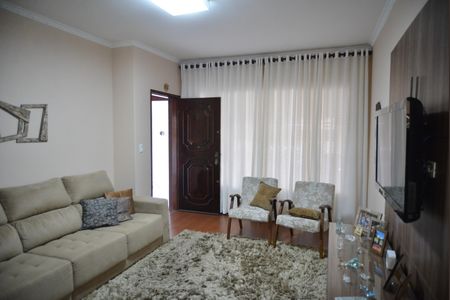 Casa à venda com 171m², 3 quartos e 2 vagasSala