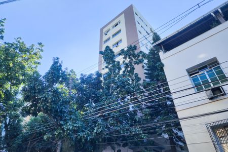 Apartamento para alugar com 45m², 2 quartos e 1 vaga Apartamento para alugar com 45m², 2 quartos e 1 vagaFachada