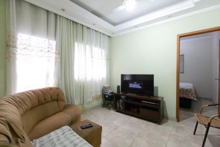 Casa à venda com 135m², 2 quartos e 1 vaga Casa à venda com 135m², 2 quartos e 1 vagaSala