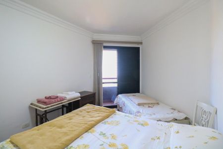 Apartamento à venda com 177m², 3 quartos e 2 vagas Apartamento à venda com 177m², 3 quartos e 2 vagasQuarto 1