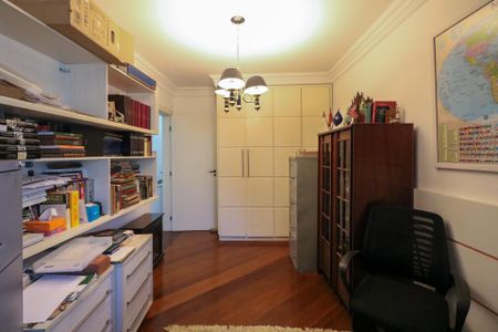 Apartamento à venda com 177m², 3 quartos e 2 vagas Apartamento à venda com 177m², 3 quartos e 2 vagasQuarto 2