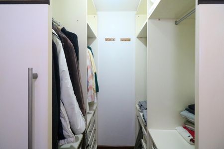 Apartamento à venda com 177m², 3 quartos e 2 vagas Apartamento à venda com 177m², 3 quartos e 2 vagasSuíte