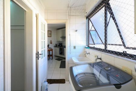 Apartamento à venda com 177m², 3 quartos e 2 vagas Apartamento à venda com 177m², 3 quartos e 2 vagasÁrea de Serviço