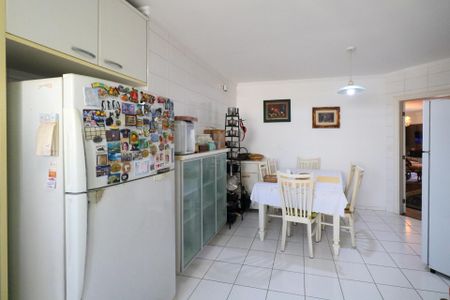 Apartamento à venda com 177m², 3 quartos e 2 vagas Apartamento à venda com 177m², 3 quartos e 2 vagasCozinha