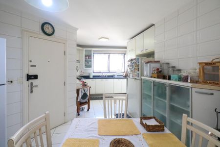 Apartamento à venda com 177m², 3 quartos e 2 vagas Apartamento à venda com 177m², 3 quartos e 2 vagasCozinha