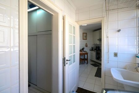 Apartamento à venda com 177m², 3 quartos e 2 vagas Apartamento à venda com 177m², 3 quartos e 2 vagasÁrea de Serviço