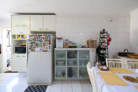 Apartamento à venda com 177m², 3 quartos e 2 vagas Apartamento à venda com 177m², 3 quartos e 2 vagasCozinha