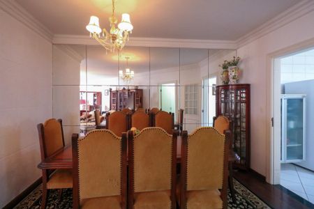 Apartamento à venda com 177m², 3 quartos e 2 vagas Apartamento à venda com 177m², 3 quartos e 2 vagasSalaSala