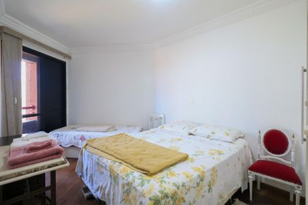 Apartamento à venda com 177m², 3 quartos e 2 vagas Apartamento à venda com 177m², 3 quartos e 2 vagasQuarto 1
