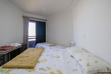 Apartamento à venda com 177m², 3 quartos e 2 vagas Apartamento à venda com 177m², 3 quartos e 2 vagasQuarto 1
